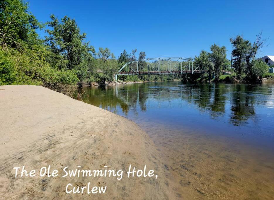 Curlew Earth Home 2Bd W/ Valley & Mountain Views Republic Екстериор снимка